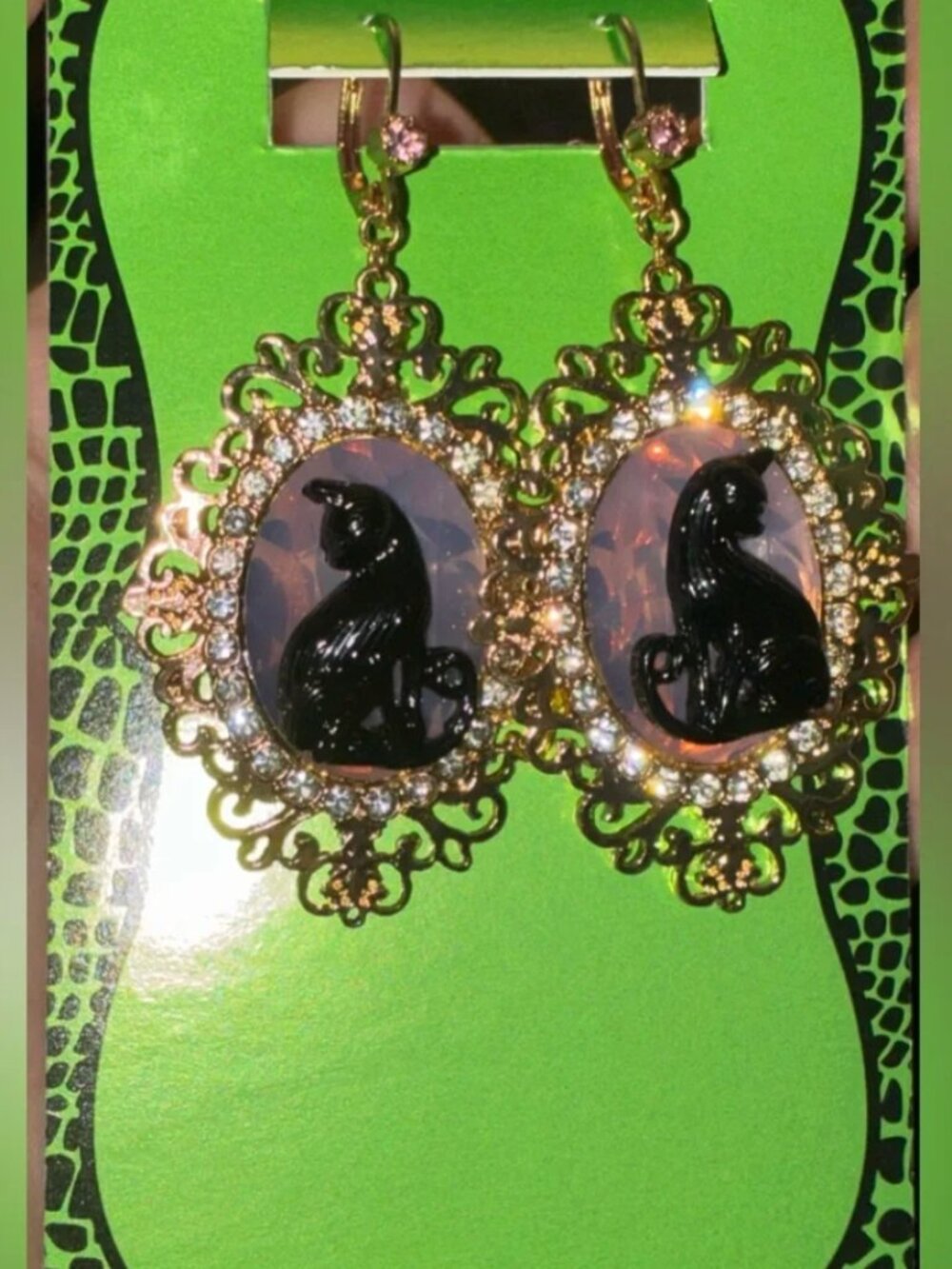 Betsey Johnson Halloween Goth Cat Kitten Cameo Dangle Drop Earrings NWT